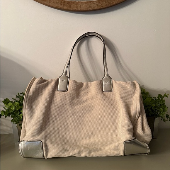 Tory Burch Tote - Picture 3 of 16